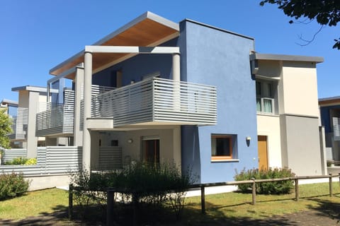 Property building, Day, Garden, Garden, Garden view, Garden view