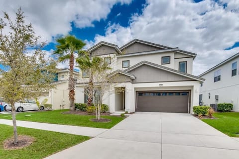 Stunning LAKE VIEW, Big Pool Area with CDC Standards #6BV507 House in Kissimmee