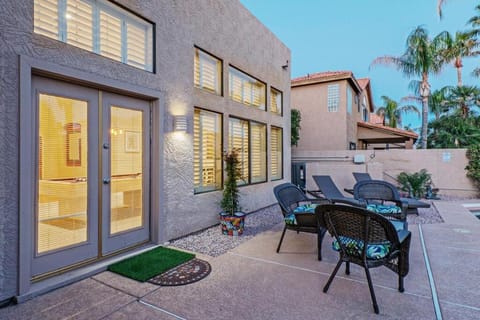 Five Star Host Luxury Rental with Heated Pool and Pet Friendly House in Scottsdale