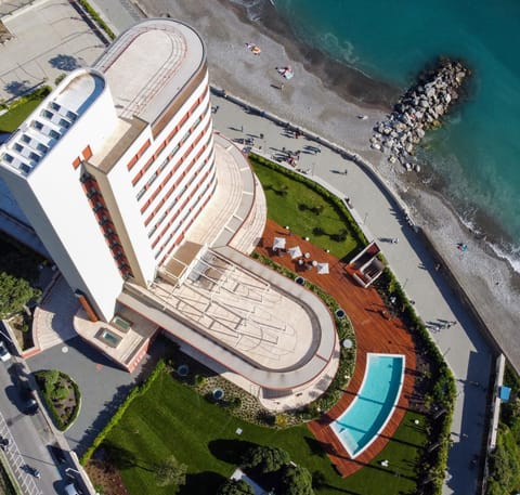 Property building, Bird's eye view, View (from property/room), Garden view, Pool view, Sea view, Street view, Swimming pool