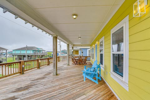 Walk to Shore Crystal Beach Family Home with Deck! House in Bolivar Peninsula