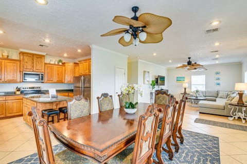 Walk to Shore Crystal Beach Family Home with Deck! House in Bolivar Peninsula