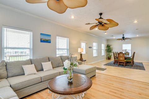 Walk to Shore Crystal Beach Family Home with Deck! House in Bolivar Peninsula