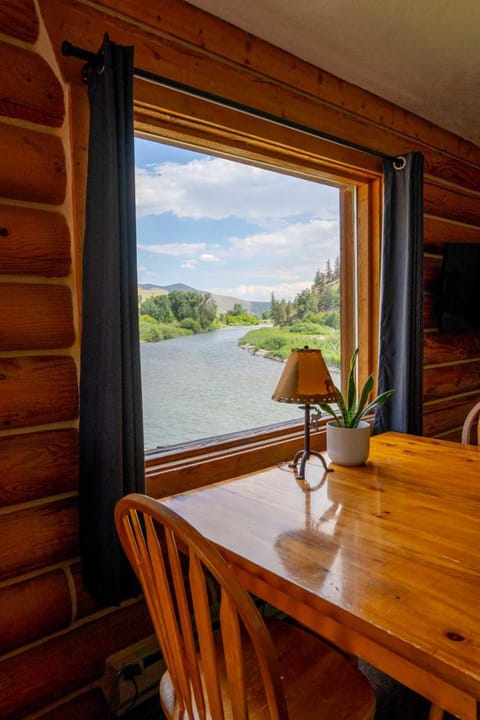 River's Fork Lodge Nature lodge in Salmon River