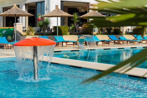 Swimming pool, Swimming pool