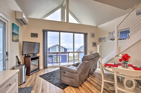 Peaceful Fall Escape Oregon Home with Ocean View Apartment in Oregon