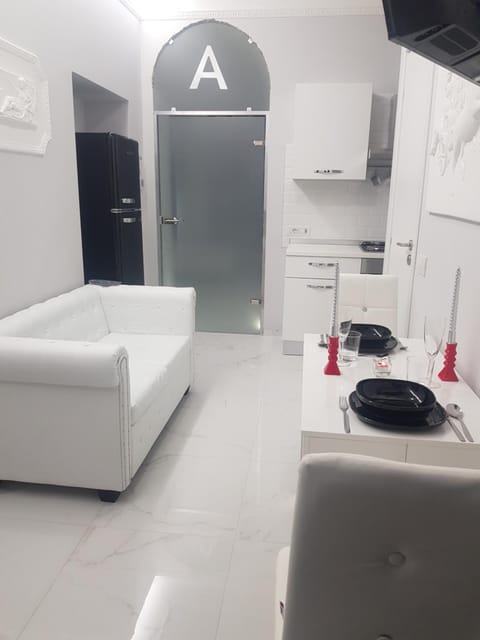 Kitchen or kitchenette, Living room, Seating area