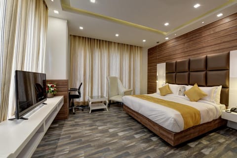 GOLDEN TREE Hotel in Noida