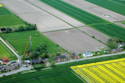 Friesenhaushaelfte Suederoog House in Nordstrand