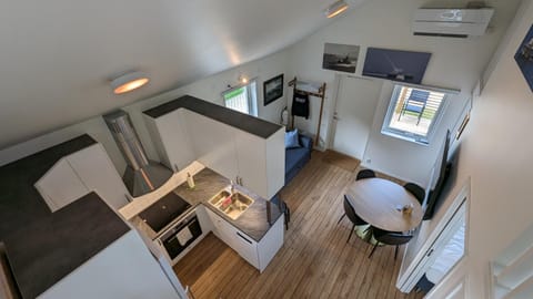 TV and multimedia, Kitchen or kitchenette, Photo of the whole room, Seating area, Dining area, pet friendly, air conditioner
