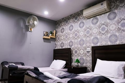 Greenland 2 Bedroom Apartment Condo in Lahore