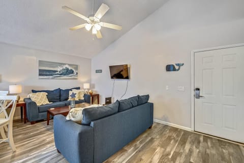 Feeling Tip'Sea by Book That Condo Maison in Lower Grand Lagoon