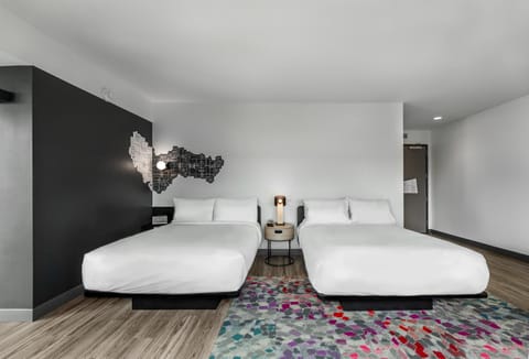 Guests, Street view, Entertainment