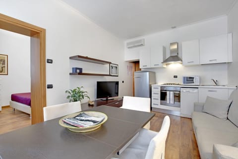 TV and multimedia, Kitchen or kitchenette, Living room, Dining area, pet friendly, stove