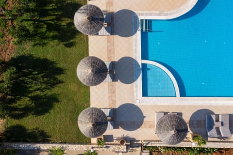 Garden view, Pool view, Swimming pool, Swimming pool, sunbed