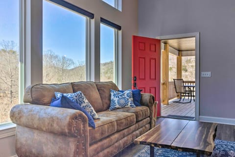 Family Home with Views about 5 Mi to Downtown Asheville! House in Asheville