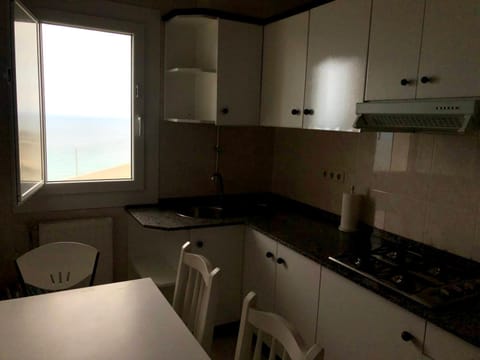 Kitchen or kitchenette, Sea view