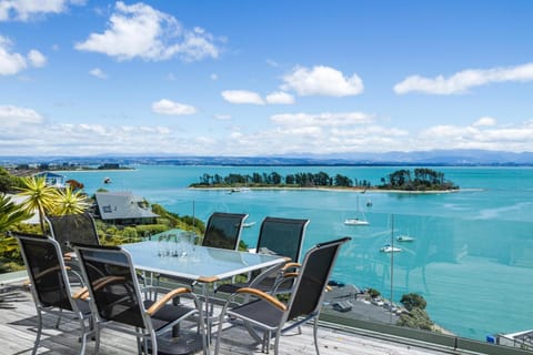 Harbour View - Three Condo in Nelson