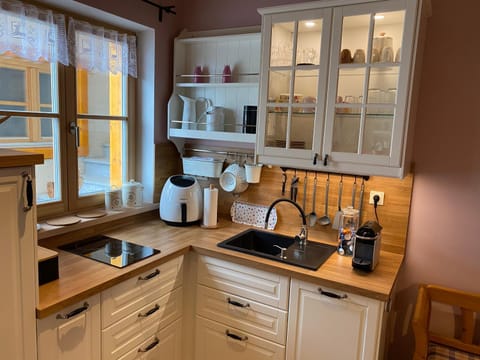 Kitchen or kitchenette, kitchen