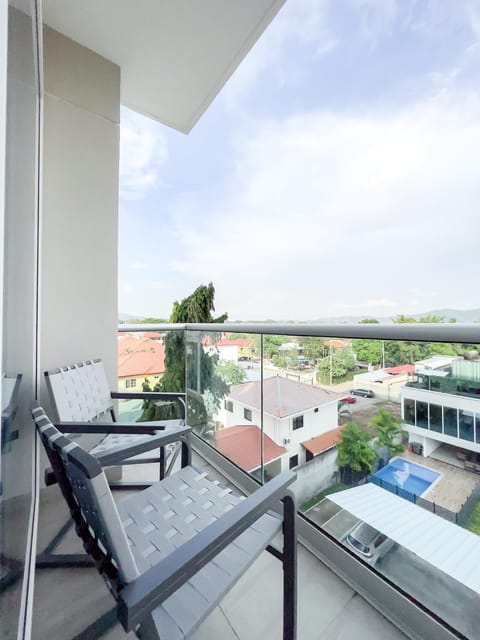 Amplio condominio ejecutivo con hermosa vista Condo in San Pedro Sula