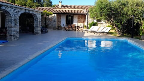 Villa L'Opaline 10 pers Piscine privée Chauffée Animaux admis Wifi Villa in Vallon-Pont-d'Arc