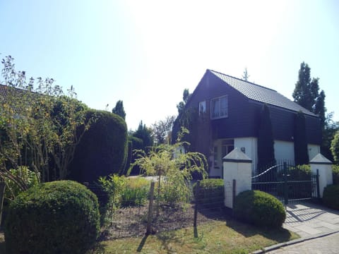 Traumhaftes-freistehendes-Ferienhaus-an-der-See-Strand-Yachthafen-W-Lan House in Bruinisse