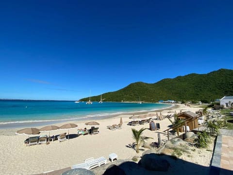 From Paris to SXM - luxury next to Anse Marcel Beach House in Saint Martin