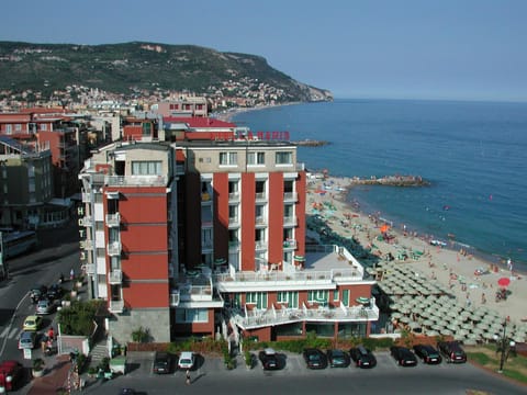 Property building, Bird's eye view, Beach, Sea view, Parking