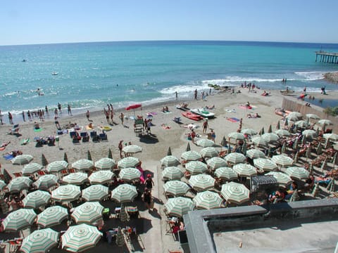 Beach, Sea view, sunbed