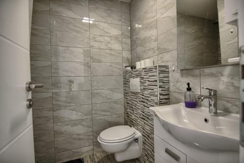 Rooms DRAGICA Apartment in Šibenik-Knin County, Croatia