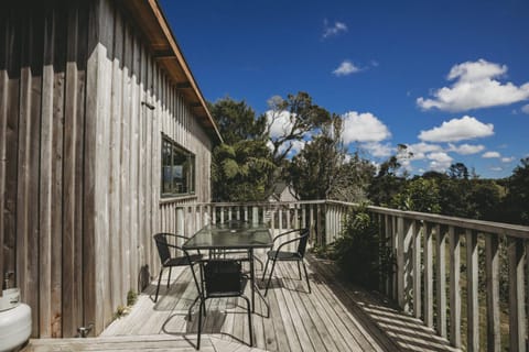 The River Retreat Off The Grid Nature lodge in Taranaki, New Zealand