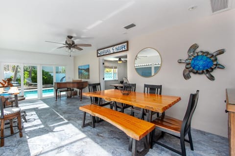 Seagrass Escape - Monthly Beach Rental home Haus in Clearwater Beach