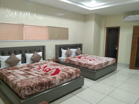 DUDI HOTEL Bed and Breakfast in Punjab