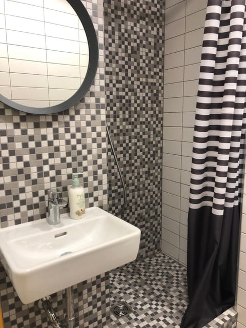 Bathroom, Photo of the whole room