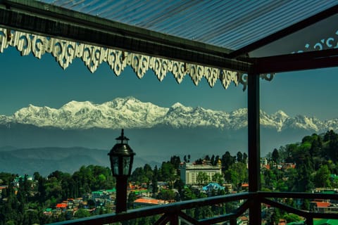 Sumi Vista T V Tower Darjeeling Hotel in Darjeeling