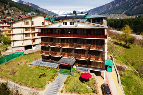The Spruce Mansion Hotel in Manali