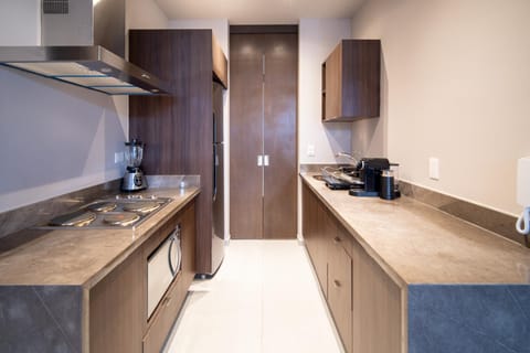 PENINSULA STAYS 2 BR Designer Apartment & 200 MB FAST WIFI New Listing! Condo in Merida