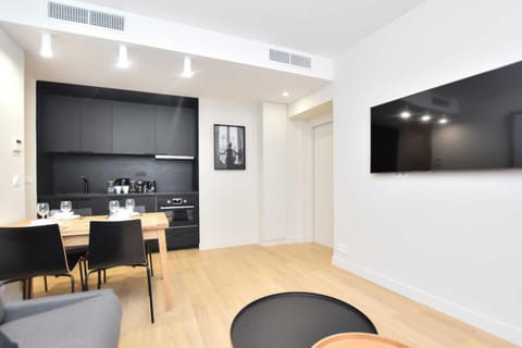 Peaceful apartment - 2BR-6P - Trocadero Apartment in Paris