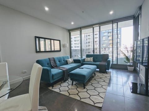 Elegant 3-bed 2-bath, balcony, with pool included, NO PARTIES! Wohnung in Lidcombe