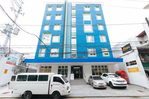 RedDoorz Plus @ 1318 Residences Hotel in Manila City
