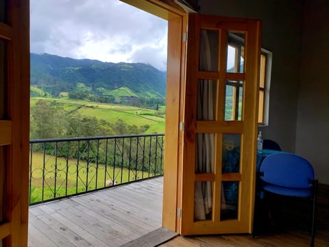 Balcony/Terrace, Mountain view