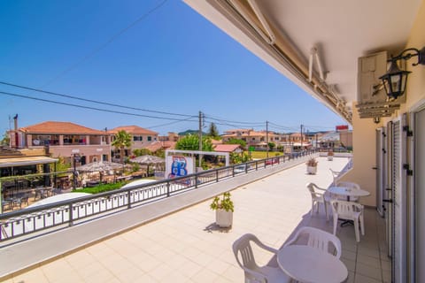 Neighbourhood, Balcony/Terrace, Street view