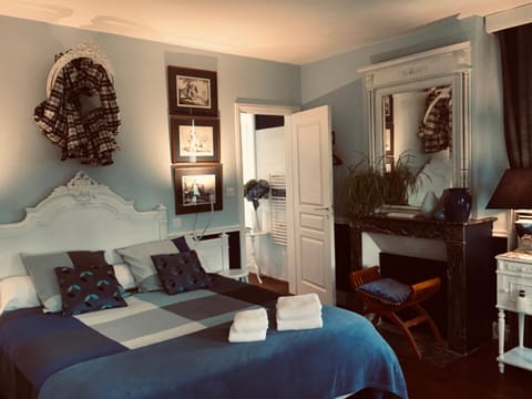 Bed, Bathroom, Decorative detail, flat iron, hair dresser, towels