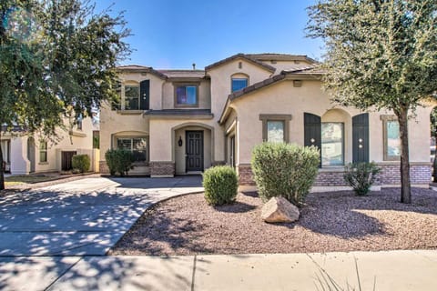Spacious Desert Oasis with Pool and Game Room! House in Queen Creek