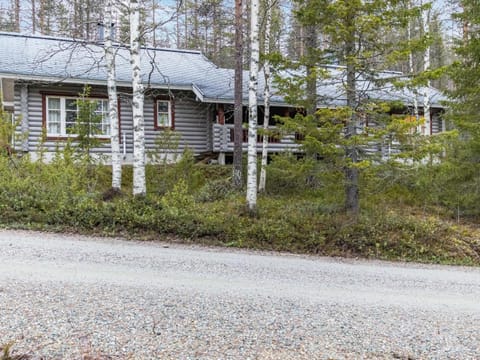Holiday Home Ylläksen tunturihonkamaja 5 by Interhome House in Norrbotten County, Sweden