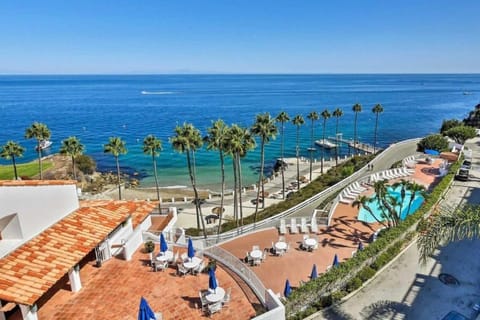 Lux Oceanfront Villa With Breathtaking Views Villa in Avalon