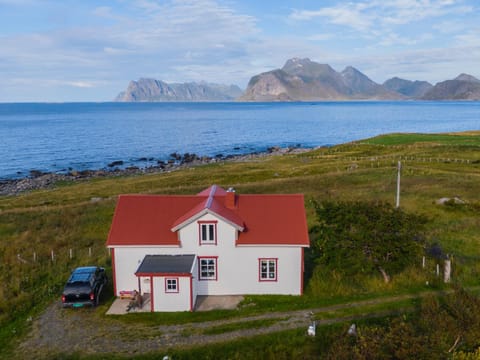 Midnight Sun Panorama Chalet in Lofoten