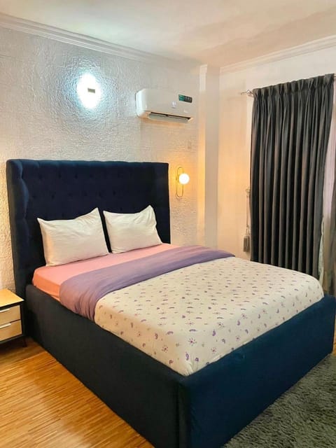 WATER VIEW 3 BEDROOM APARTMENT WITH JACUZZI PARKING WiFi NETFLIX POOL Eigentumswohnung in Lagos
