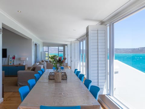 Property building, Dining area, Sea view