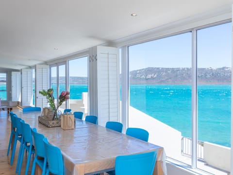 Property building, Dining area, Sea view
